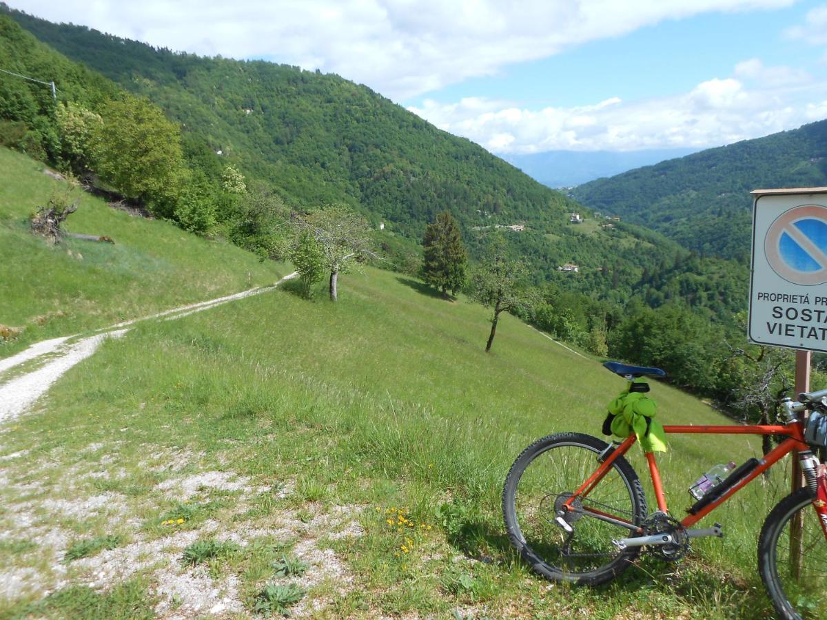 Agriturismo La Casa Nei Boschi Colderu Luaran gambar