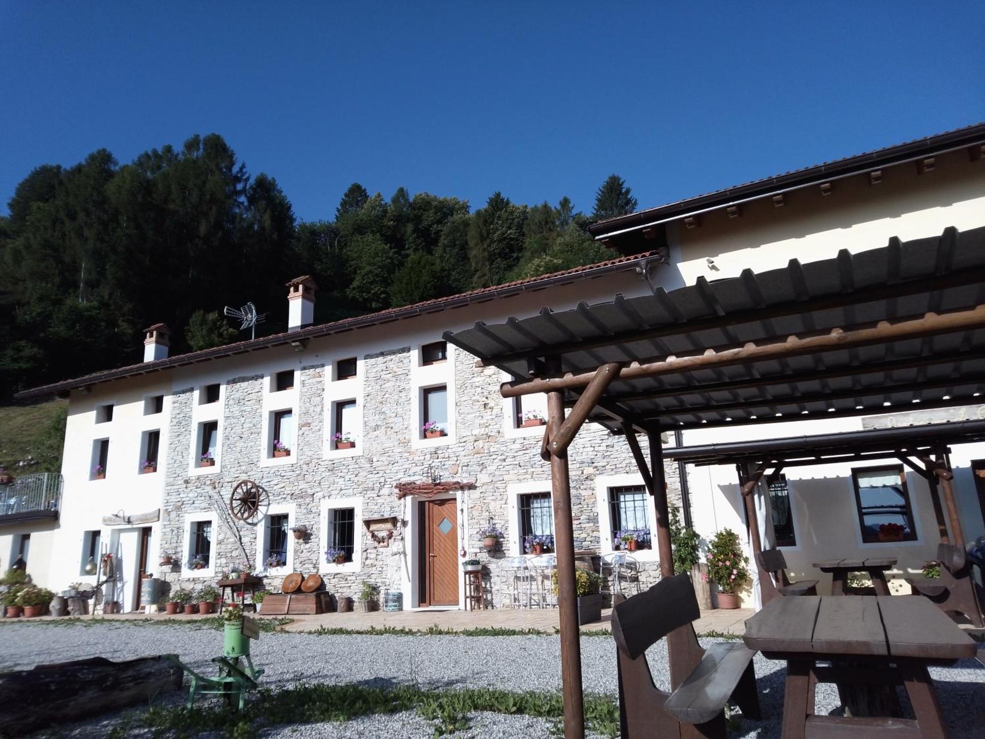 Agriturismo La Casa Nei Boschi Colderu Luaran gambar